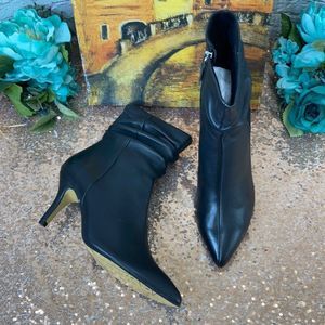 BELLA VITA Black Danielle Booties